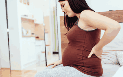 Mal di schiena in gravidanza: cosa si può fare in sicurezza e cosa evitare
